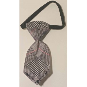 Cravates : très petite : carreauté noir/blanc/rouge